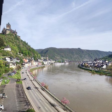 Panorama Oase Ferienwohnung Mit Blick Auf Mosel Und Reichsburg Cochem Exteriér fotografie